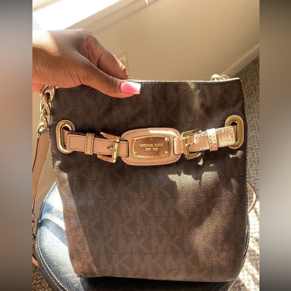 Michael Kors cross body purse